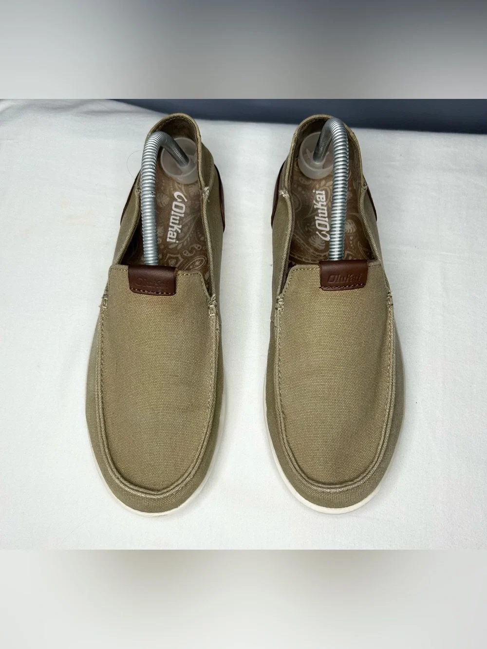 OluKai Manoa Slip-On Shoes Mens 9 Tan Canvas Loafers Casual Comfort Summer Beach